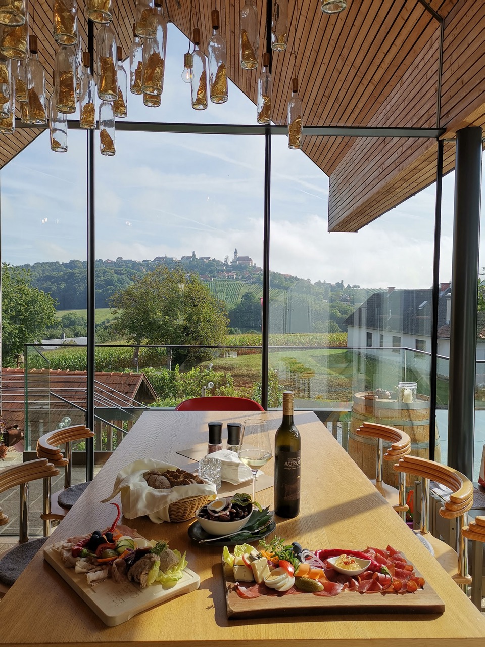 Groß (scharl_buschenschank_2-1)